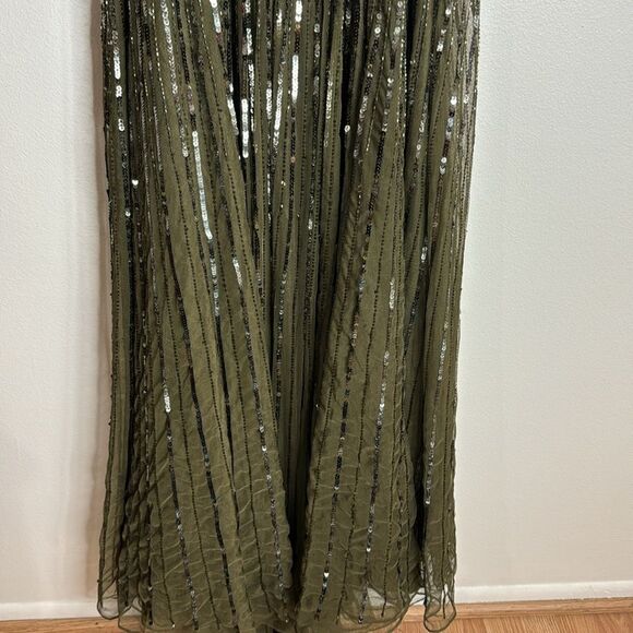 Mac Duggal Sequined High Round Neckline Stunning Dress embellished size 16 - Picture 12 of 14